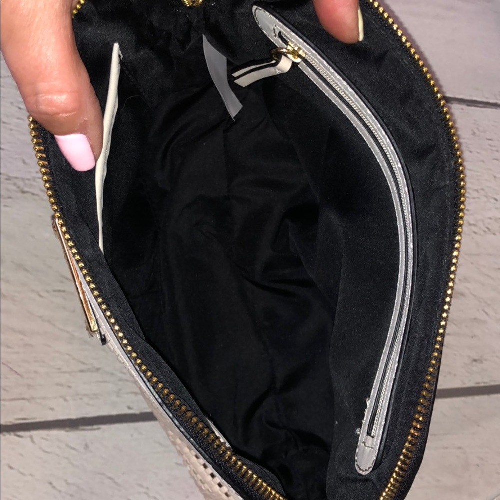 Madden Girl Crossbody Purse - Picture 4 of 5